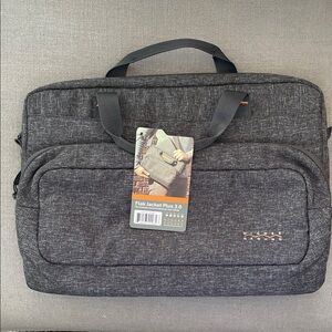 NWT, Higher Ground, Flak Jacket Plus 30 Laptop Bag